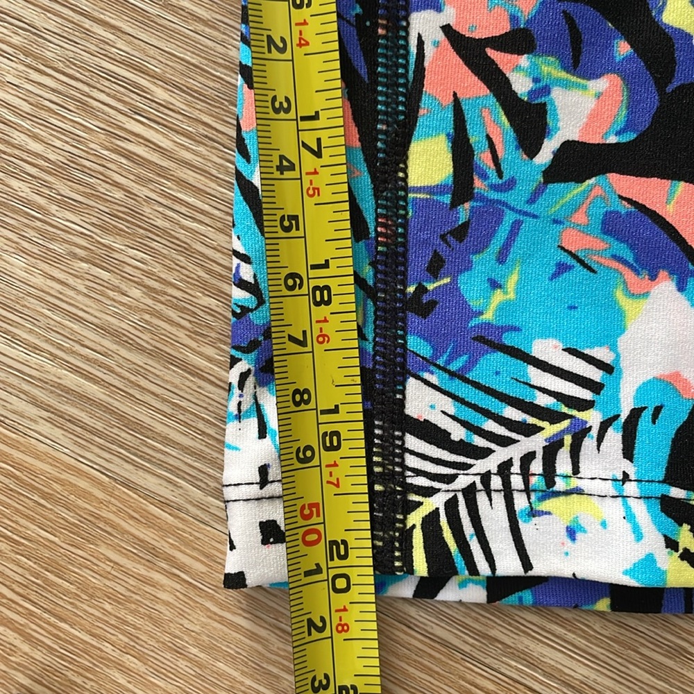 EUC Calvin Klein Performance Capri Leggings Sz Small - Picture 5 of 6